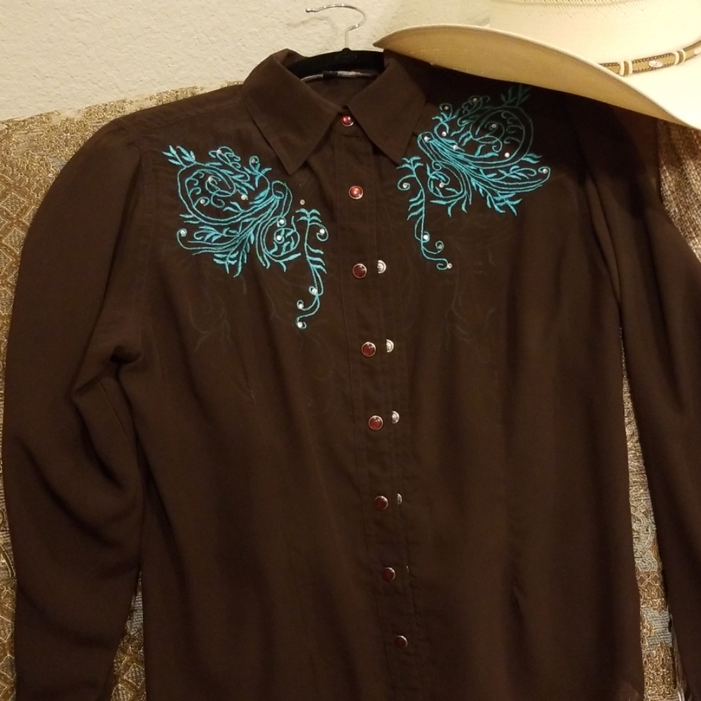 Western Shirt light weight w/turquoise embroidery